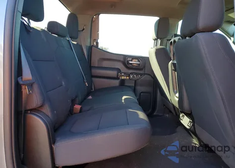 2021 Chevrolet Silverado C1500 Custom z USA, uszkodzony, nr VIN 1GCPWBEK5MZ422804